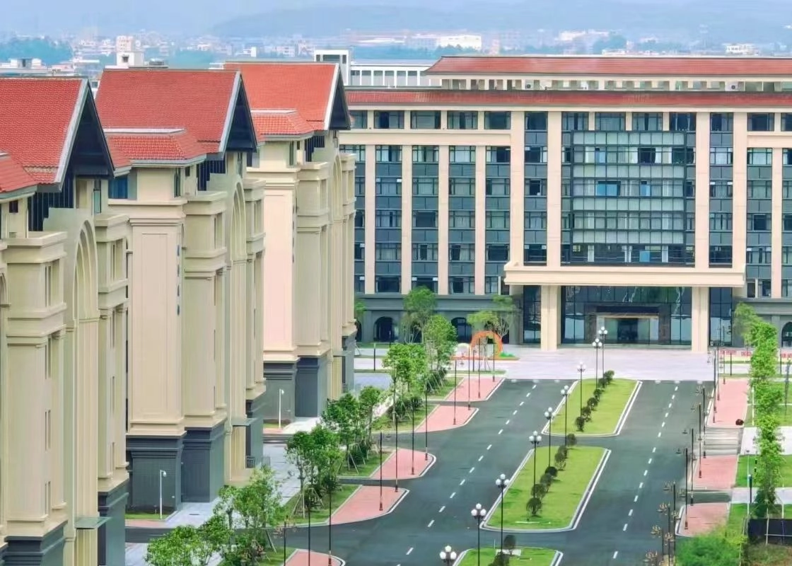 马来西亚林肯大学